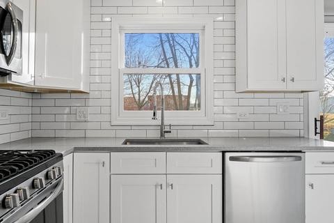 1073 Wakefield Dr, Elgin, IL 60120 photo 11