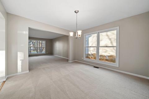 1073 Wakefield Dr, Elgin, IL 60120 photo 5