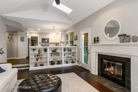 1012 Adare Dr, Wheaton, IL 60189 photo 9