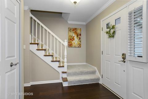 1012 Adare Dr, Wheaton, IL 60189 photo 2