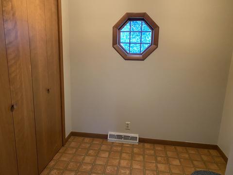 231 E Iowa St, Spring Valley, IL 61362 photo 7