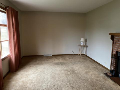 231 E Iowa St, Spring Valley, IL 61362 photo 4