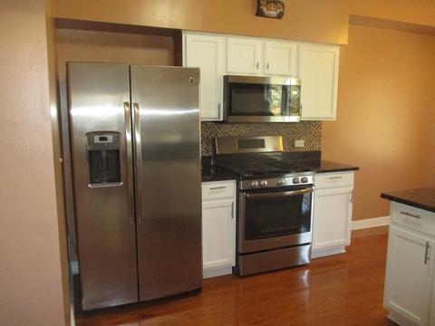 762 Mesa Dr, Elgin, IL 60123 photo 3