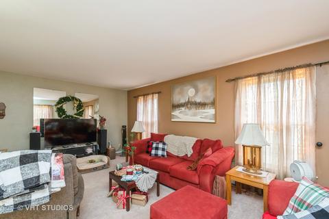 606 Howard Ct, East Dundee, IL 60118 photo 2