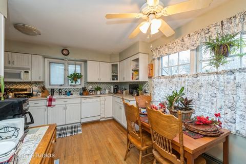 606 Howard Ct, East Dundee, IL 60118 photo 3