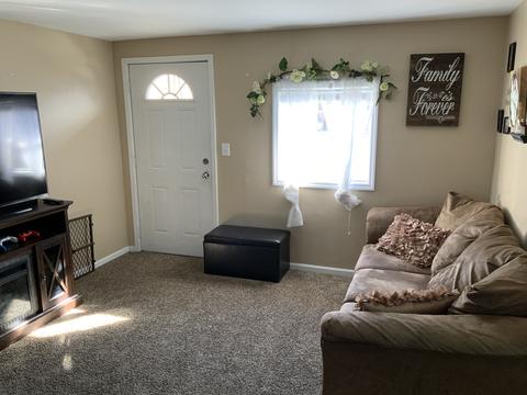 527 Aller Ave, Elgin, IL 60120 photo 7