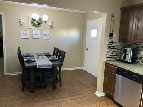 527 Aller Ave, Elgin, IL 60120 photo 15