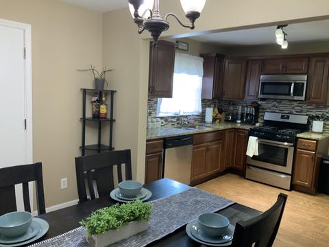 527 Aller Ave, Elgin, IL 60120 photo 12