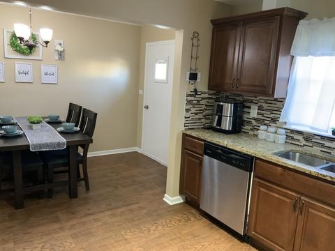 527 Aller Ave, Elgin, IL 60120 photo 14