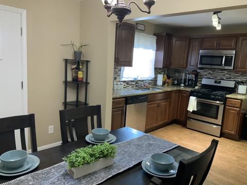 527 Aller Ave, Elgin, IL 60120 photo 13