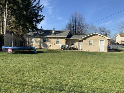 527 Aller Ave, Elgin, IL 60120 photo 3