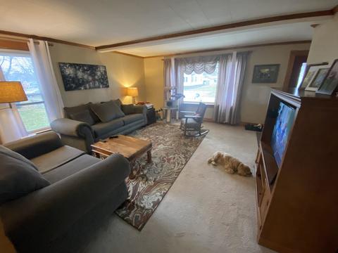 342 E Patton St, Paxton, IL 60957 photo 4
