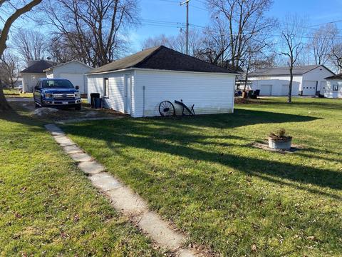 342 E Patton St, Paxton, IL 60957 photo 10