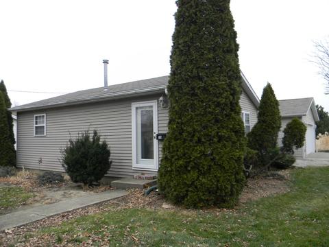 116 Clark St, Chenoa, IL 61726 photo 1