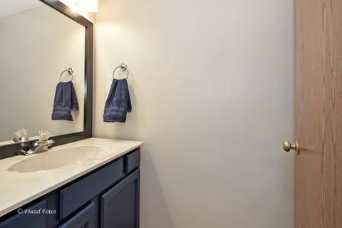 91 Morningside Dr, Roselle, IL 60172 photo 8
