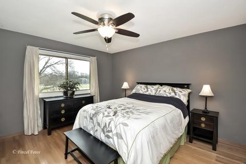 91 Morningside Dr, Roselle, IL 60172 photo 9