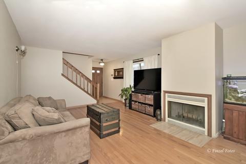 91 Morningside Dr, Roselle, IL 60172 photo 2