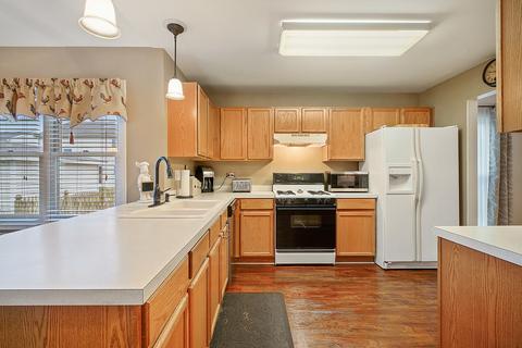 1810 Olde Mill Rd, Plainfield, IL 60586 photo 6