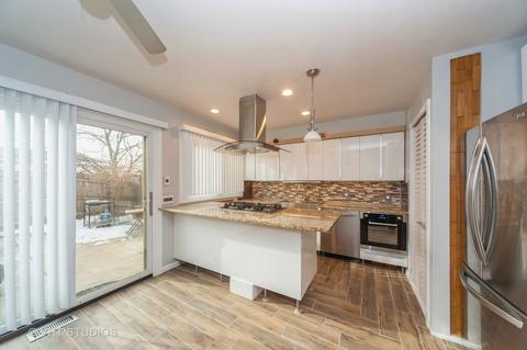 1813 Sessions Walk, Hoffman Estates, IL 60169 photo 4