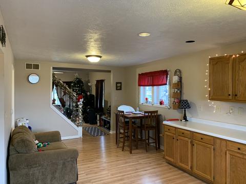 126 Clark St, Chenoa, IL 61726 photo 6