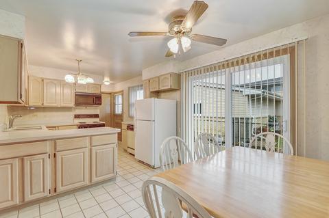 177 Lance Dr, Des Plaines, IL 60016 photo 4