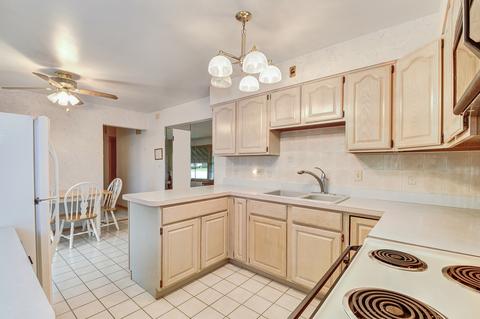 177 Lance Dr, Des Plaines, IL 60016 photo 5