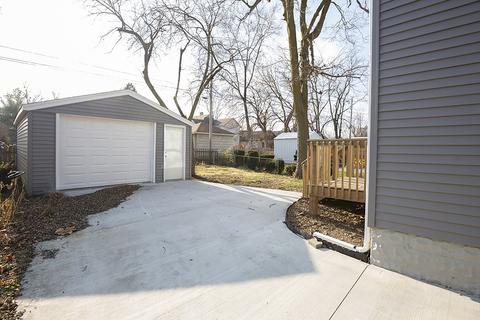 609 E Olive St, Bloomington, IL 61701 photo 4