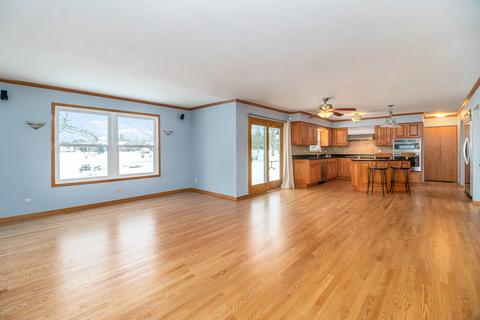 724 Fairview Ln, Bartlett, IL 60103 photo 11