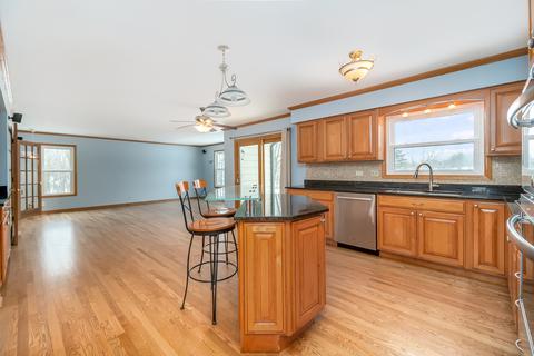 724 Fairview Ln, Bartlett, IL 60103 photo 9