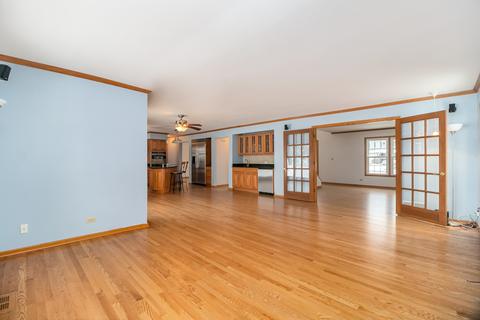 724 Fairview Ln, Bartlett, IL 60103 photo 10