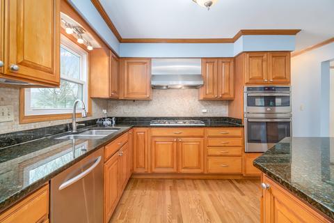 724 Fairview Ln, Bartlett, IL 60103 photo 7