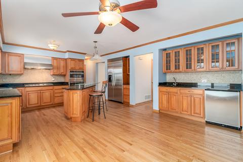 724 Fairview Ln, Bartlett, IL 60103 photo 6