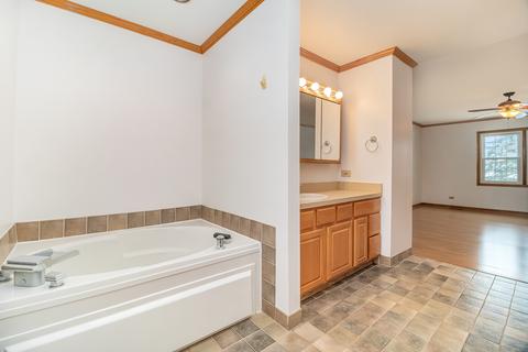 724 Fairview Ln, Bartlett, IL 60103 photo 20