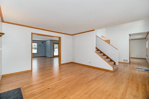 724 Fairview Ln, Bartlett, IL 60103 photo 3
