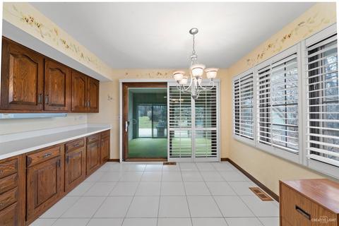 1110 Morningside Dr, Elgin, IL 60123 photo 11