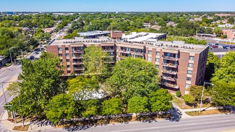 7601 Lincoln Ave 404 Skokie Il 60077 37 Photos Mls 10953326 Movoto