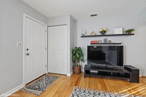 1229 Nova Ct, Wheeling, IL 60090 photo 2