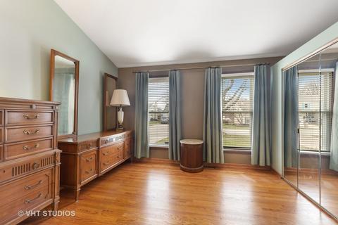 1010 Louis Ave, Algonquin, IL 60102 photo 2
