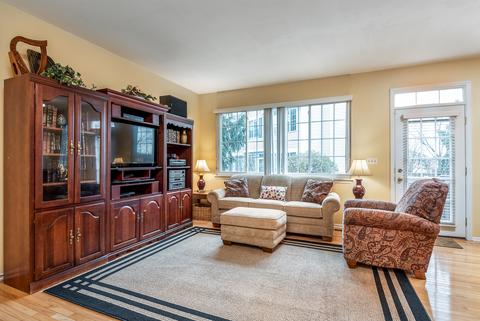 5593 Lavender Ct #301, Rolling Meadows, IL 60008 photo 2
