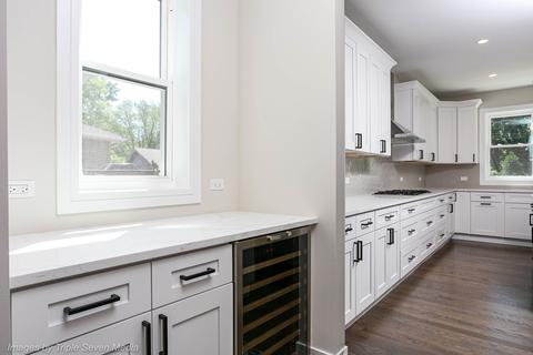 193 E Quincy St, Riverside, IL 60546 photo 9