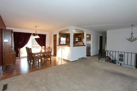 1413 Hillside Ln, Mchenry, IL 60051 photo 2