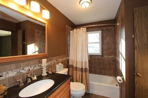 1413 Hillside Ln, Mchenry, IL 60051 photo 15