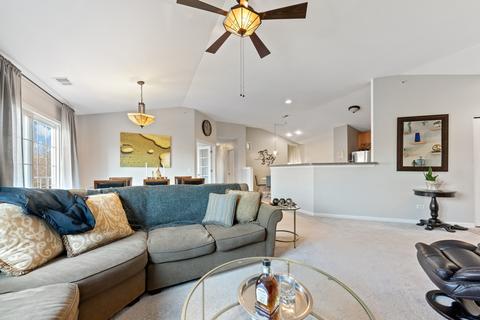 640 Mill Cir #206, Wheeling, IL 60090 photo 3