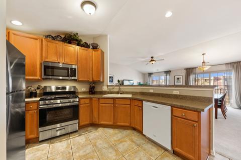 640 Mill Cir #206, Wheeling, IL 60090 photo 9