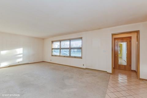407 E High St, Sycamore, IL 60178 photo 2