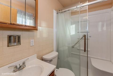 407 E High St, Sycamore, IL 60178 photo 7