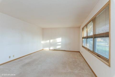 407 E High St, Sycamore, IL 60178 photo 3