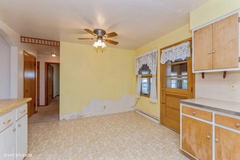407 E High St, Sycamore, IL 60178 photo 5