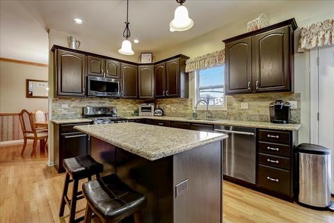 1905 Brighton Ln, Plainfield, IL 60586 photo 4