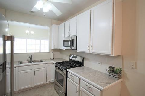 868 County Line Rd, Aurora, IL 60502 photo 16
